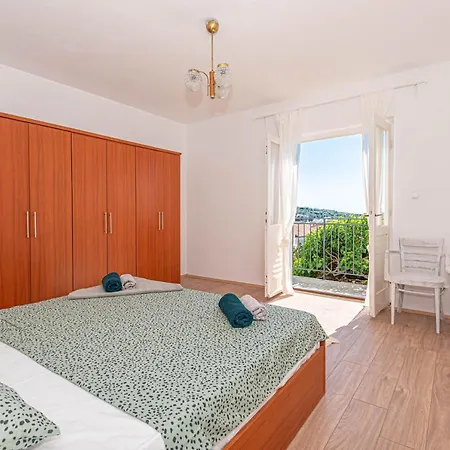 Nocturno Rogoznica (Sibenik-Knin)